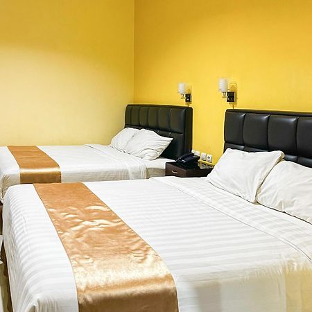 Kartika Hotel Syariah Pacitan Mitra Reddoorz Екстериор снимка
