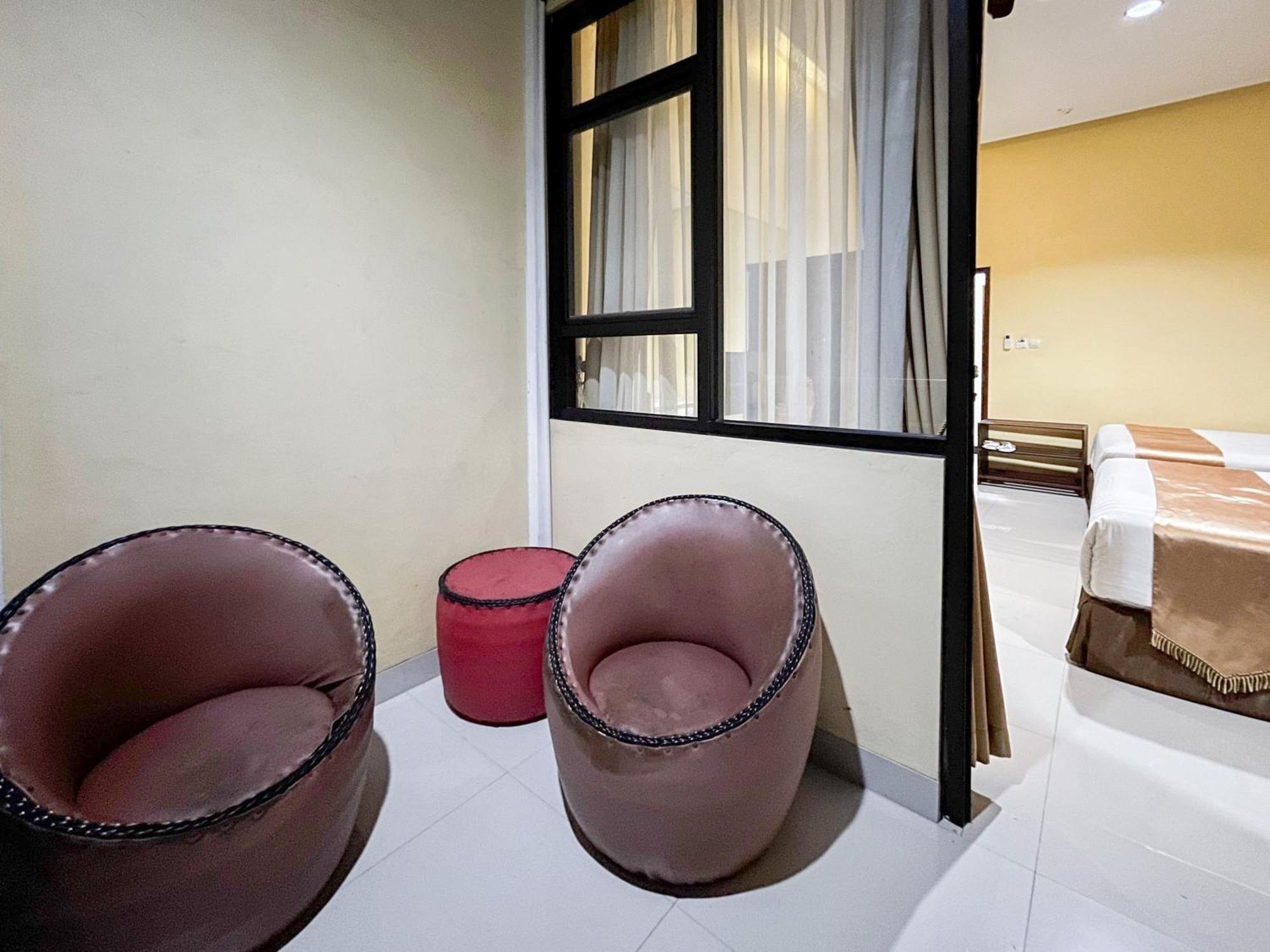 Kartika Hotel Syariah Pacitan Mitra Reddoorz Екстериор снимка
