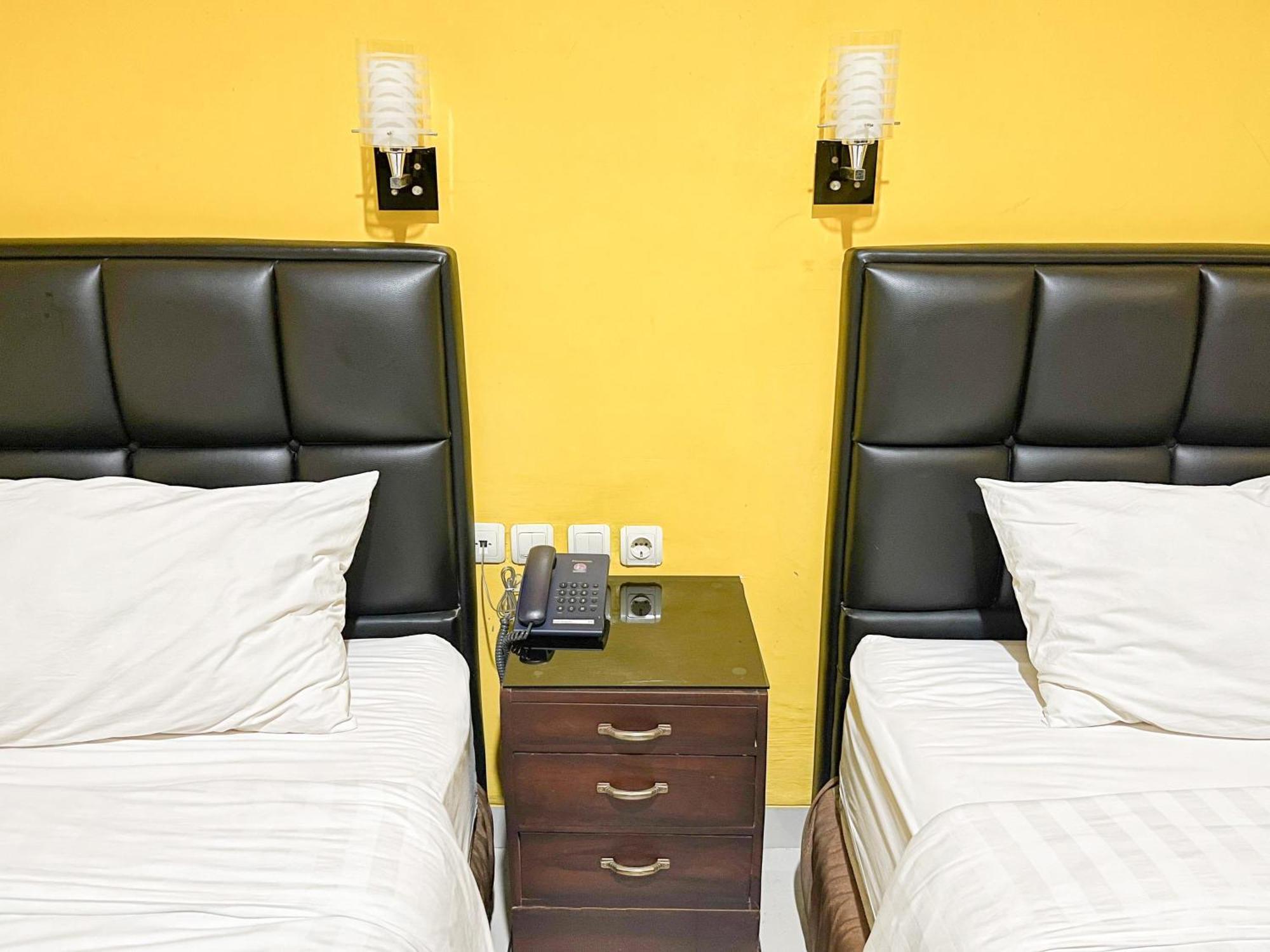 Kartika Hotel Syariah Pacitan Mitra Reddoorz Екстериор снимка