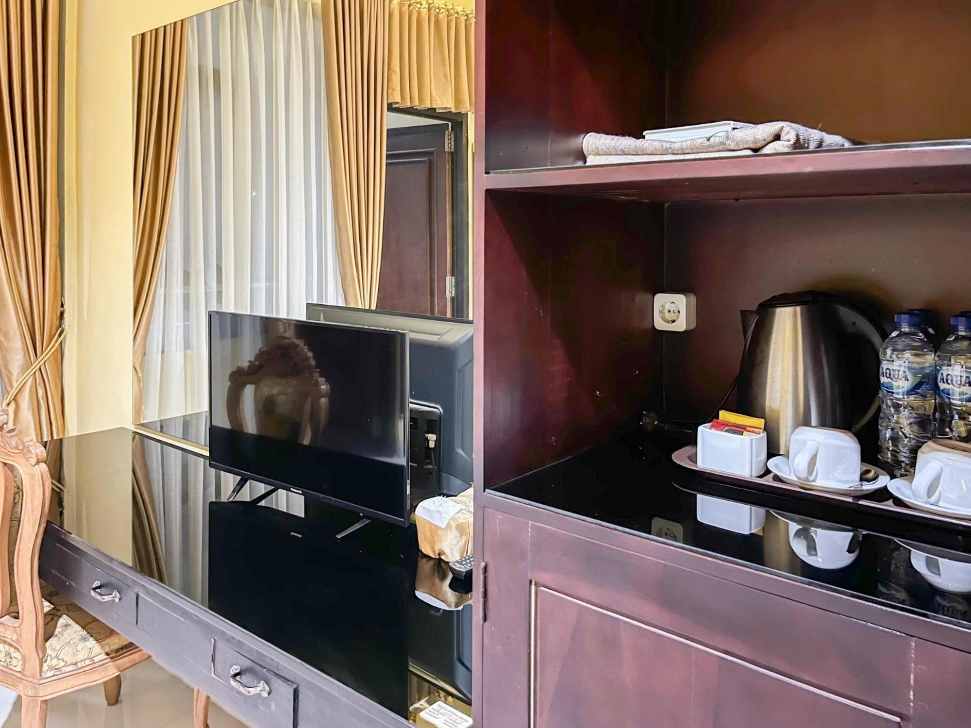 Kartika Hotel Syariah Pacitan Mitra Reddoorz Екстериор снимка