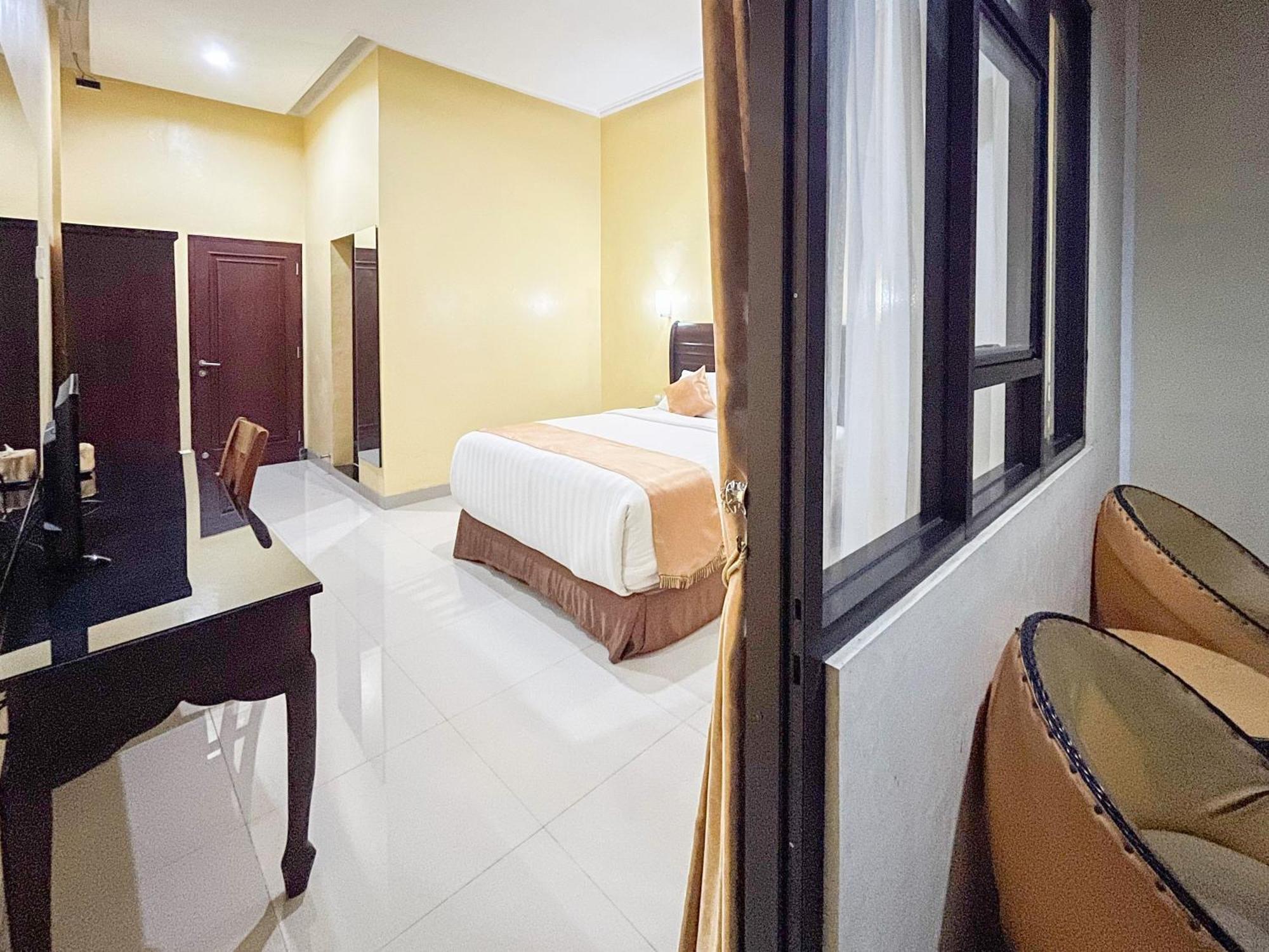 Kartika Hotel Syariah Pacitan Mitra Reddoorz Екстериор снимка
