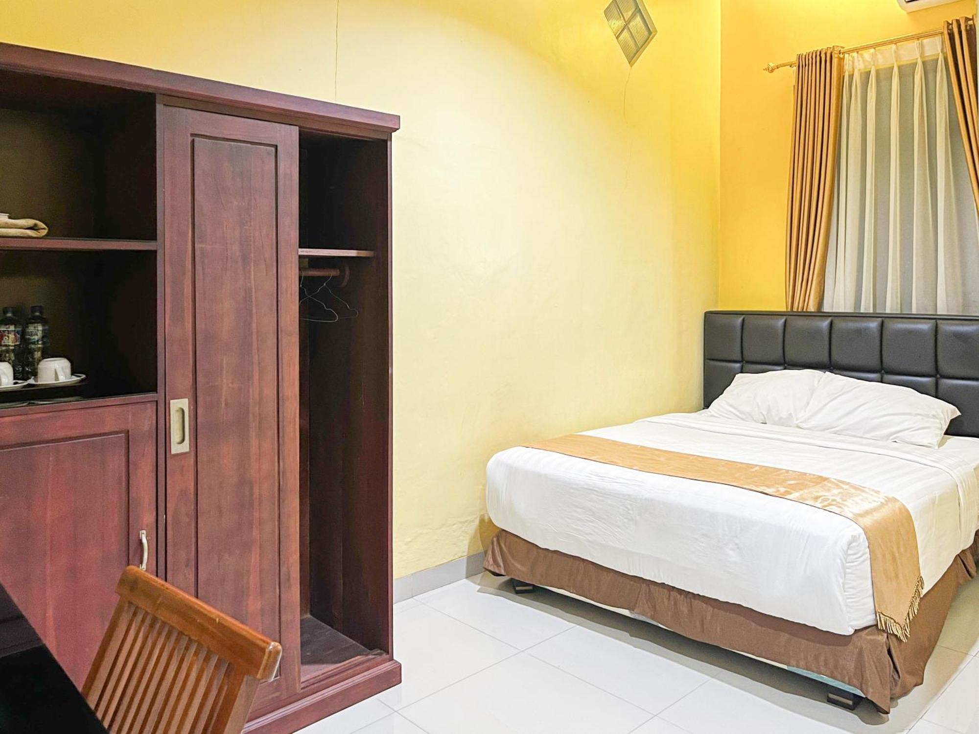 Kartika Hotel Syariah Pacitan Mitra Reddoorz Екстериор снимка