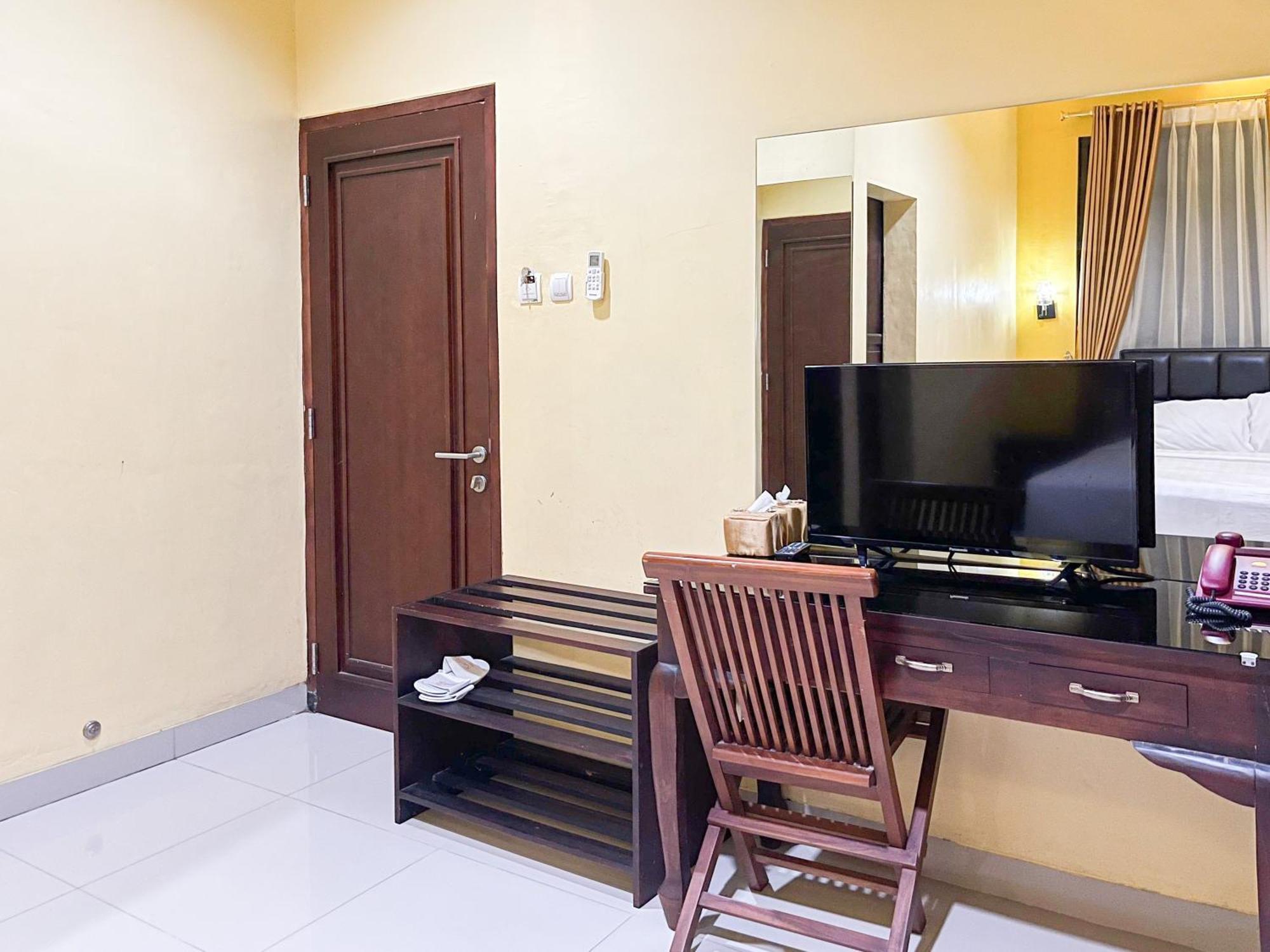 Kartika Hotel Syariah Pacitan Mitra Reddoorz Екстериор снимка