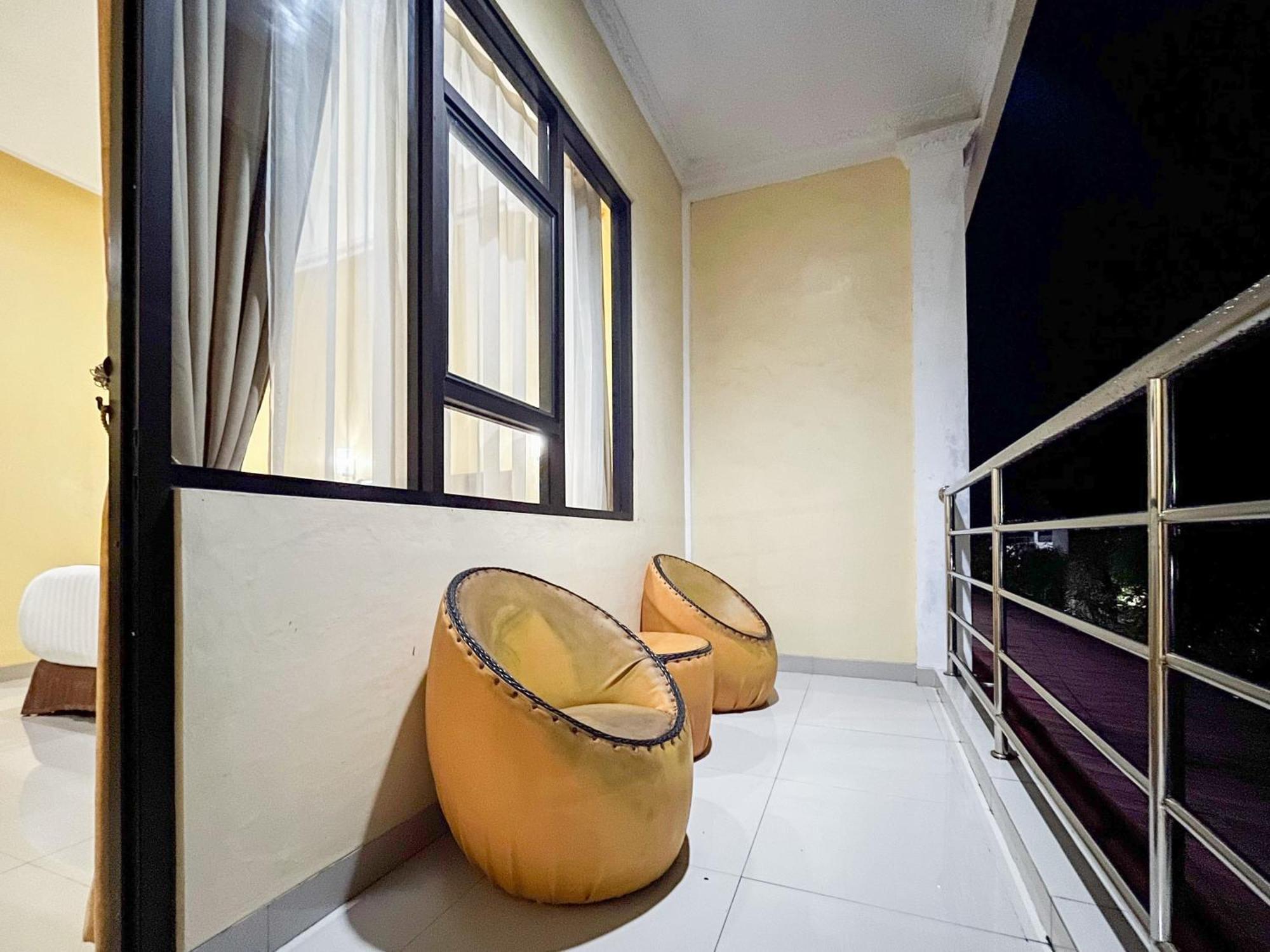 Kartika Hotel Syariah Pacitan Mitra Reddoorz Екстериор снимка