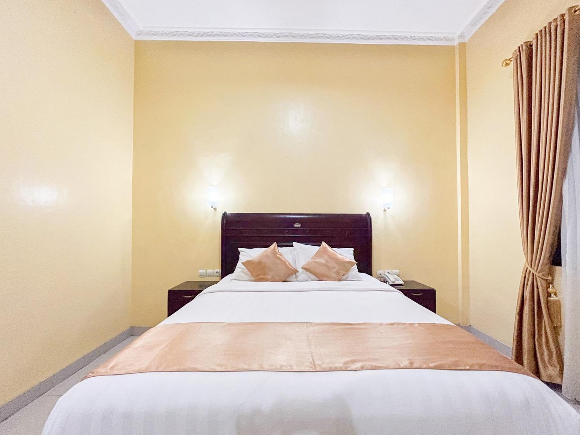 Kartika Hotel Syariah Pacitan Mitra Reddoorz Екстериор снимка