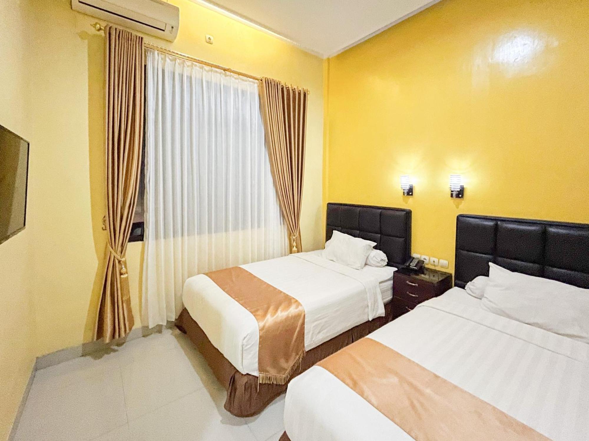 Kartika Hotel Syariah Pacitan Mitra Reddoorz Екстериор снимка