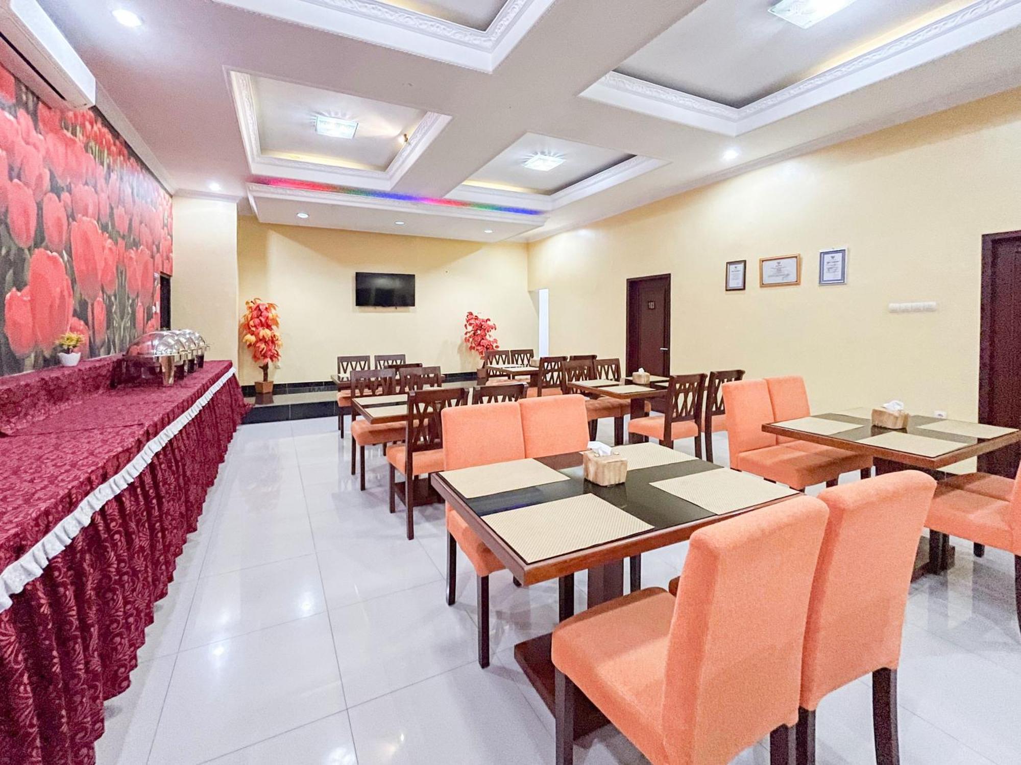 Kartika Hotel Syariah Pacitan Mitra Reddoorz Екстериор снимка