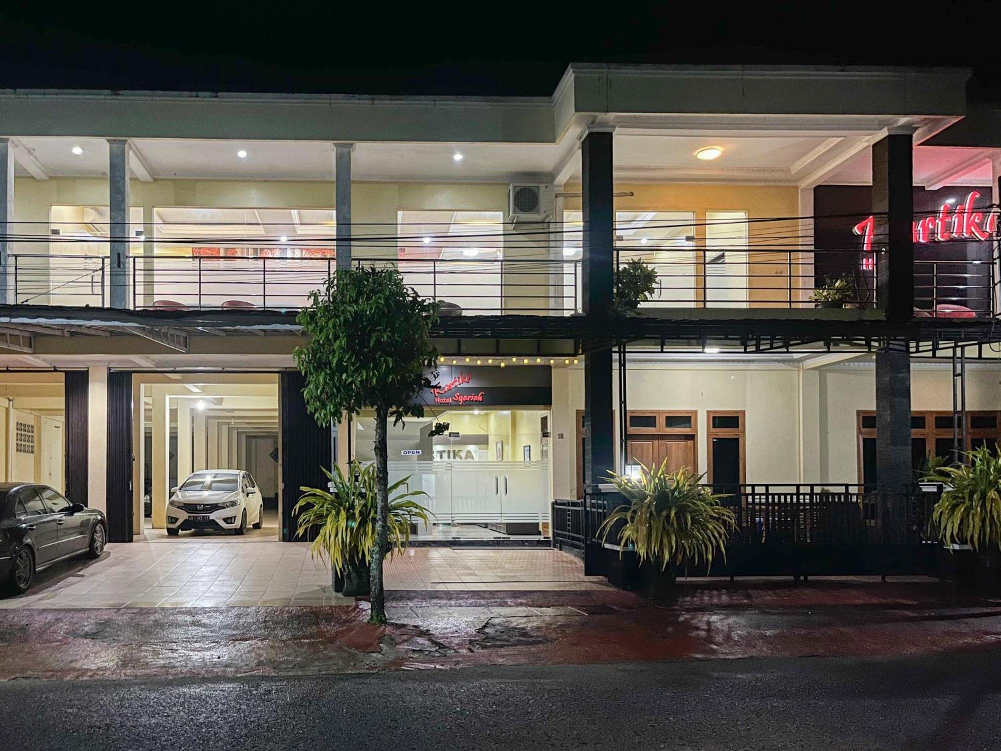 Kartika Hotel Syariah Pacitan Mitra Reddoorz Екстериор снимка