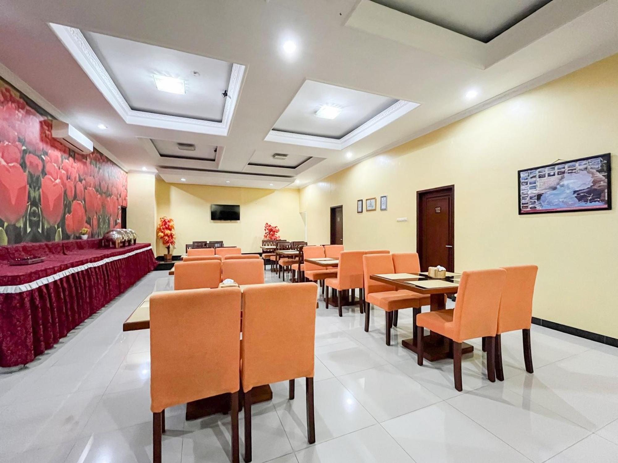 Kartika Hotel Syariah Pacitan Mitra Reddoorz Екстериор снимка
