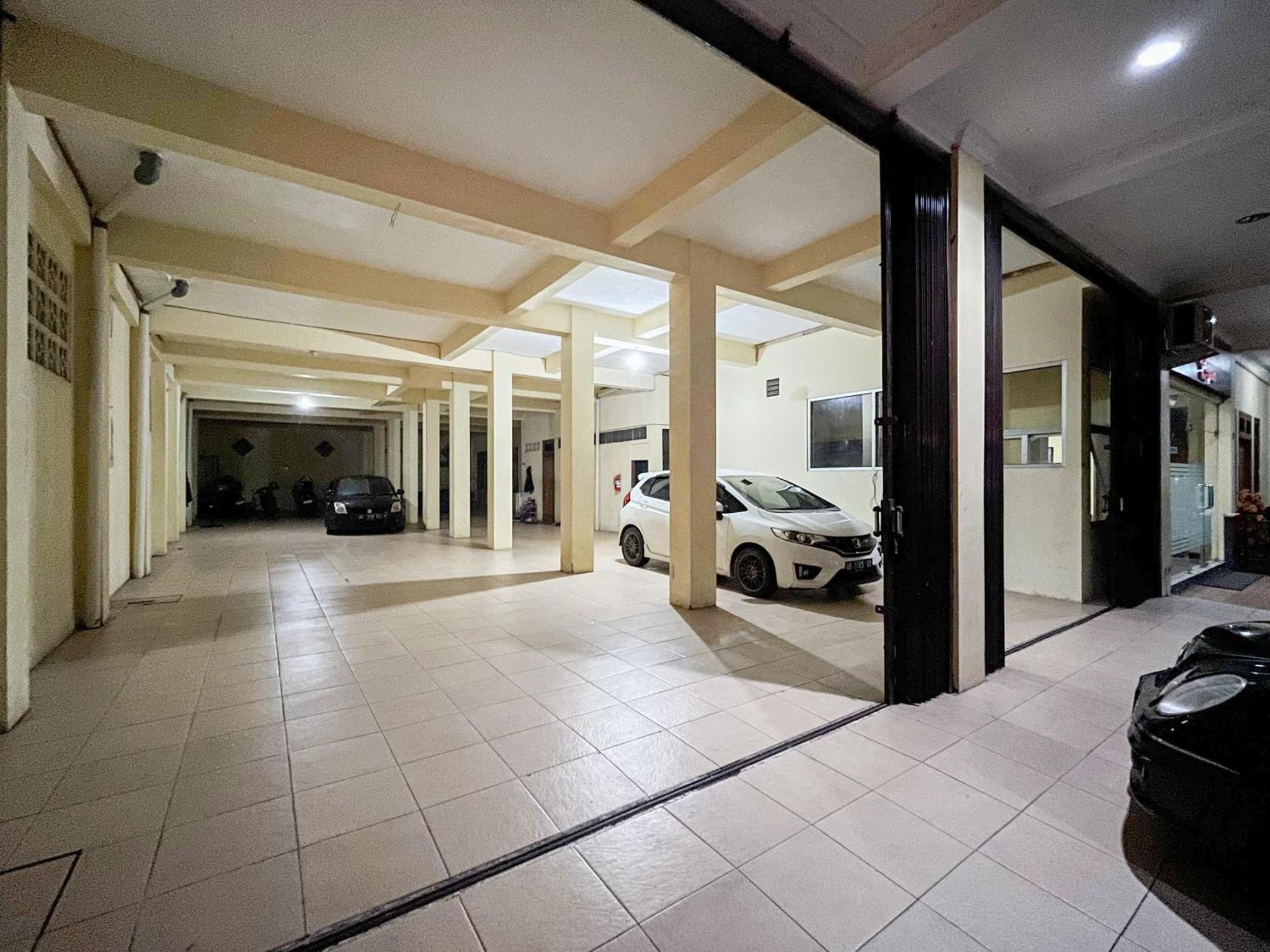 Kartika Hotel Syariah Pacitan Mitra Reddoorz Екстериор снимка