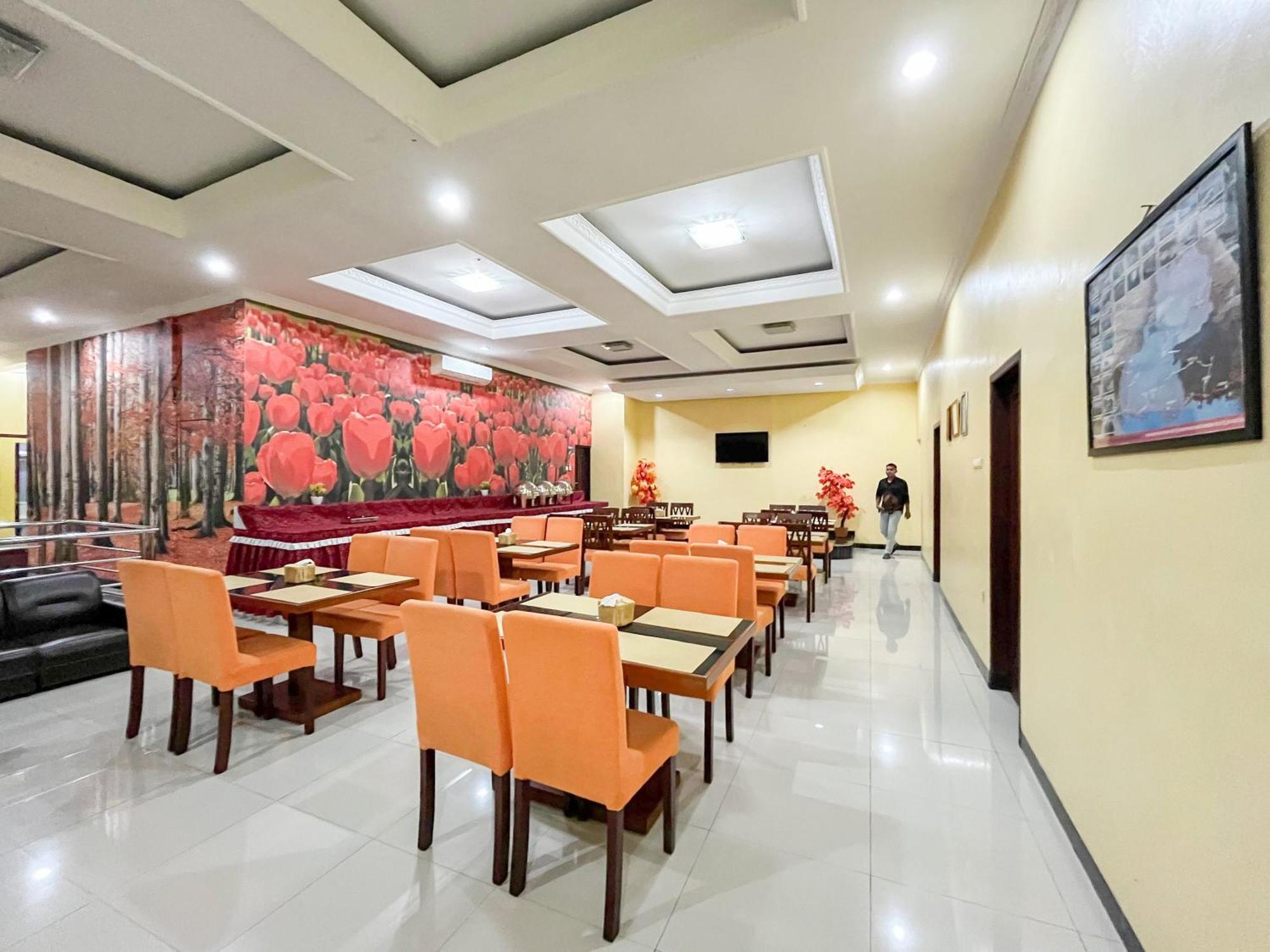 Kartika Hotel Syariah Pacitan Mitra Reddoorz Екстериор снимка